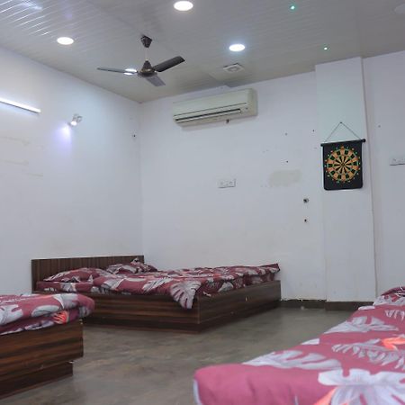 מלון Madan Residency , אמריצר מראה חיצוני תמונה